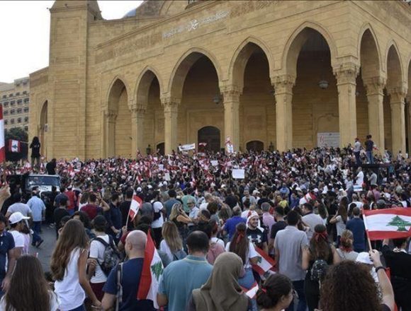   المحتجون يرفضون الإصلاحات ويواصلون الاحتجاجات لليوم السادس