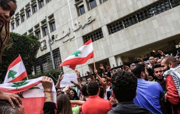 الدولار الجمركي إعصار جديد يعصف باقتصاد لبنان