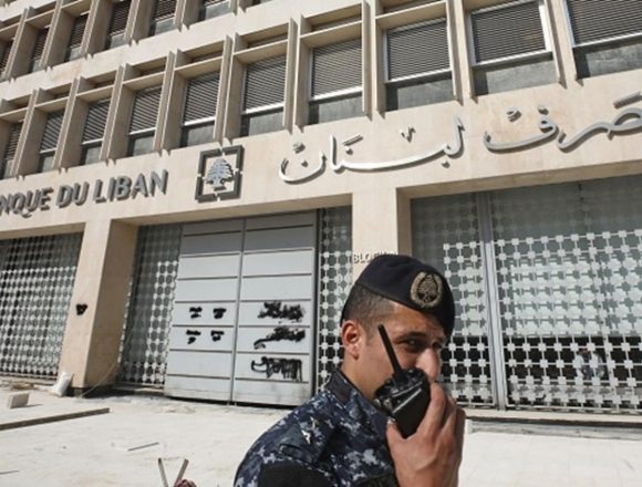 الحكومة اللبنانية تسعى إلى بت مصير الودائع المصرفية… لكن على حساب من؟