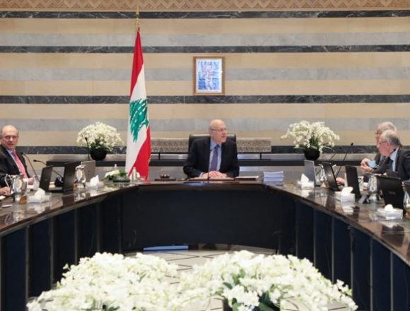 تمويل عجز الموازنة… تريليونات الليرات وصعود الدولار