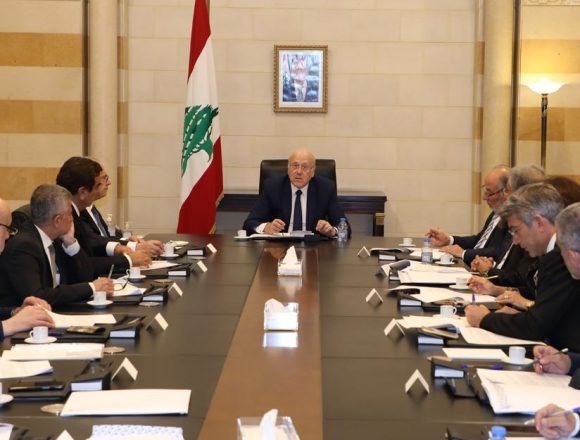 حكومة «معا للإنقاذ» تتفرج على الإنهيار.. متى الفرج؟!