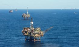 rigs_yale_e360 أكدت معلومات خاصة بالمعهد اللبناني لدراسات السوق أن الصحيفة الاسرائيلية (تايمس أوف إسرائيل) ذكرت أن “التقديرات المتعلقة بالكميات التي يمكن استخراجها من حقل قانا قد تبدو أقل بكثير مما كان يعتقد في البداية