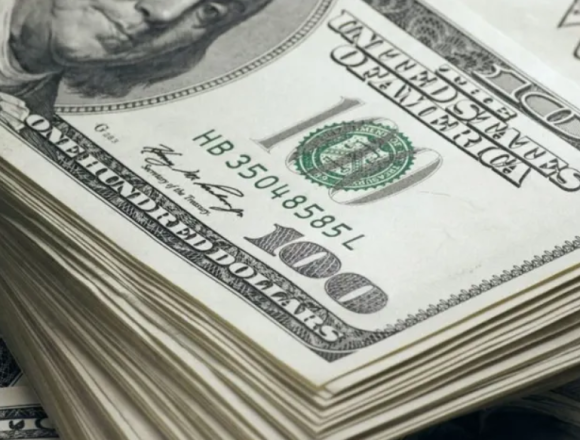 إرتفاع سعر صرف الدولار في السوق السوداء.. هذا ما سجله صباح اليوم!