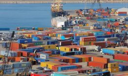9000 إخراج 400 مستوعب يومياً من المرفأ دون رقابة… الوزير ينفي علمه بالأمر ولجنة الأشغال تستنفرّ