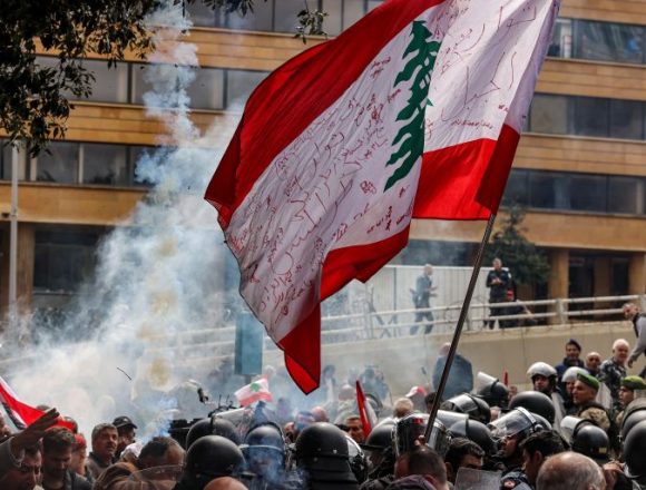 Lebanese take to streets as anger over economic meltdown grows