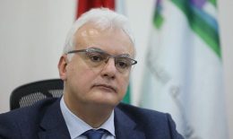 القرم يبرِّئ ذمّته من التعاقد مع مقدّم العرض الوحيد في مزايدة البريد! شركة مساهمة كخيار ثالث لتشغيل القطاع... فهل يعتمدها مجلس الوزراء؟ البريد